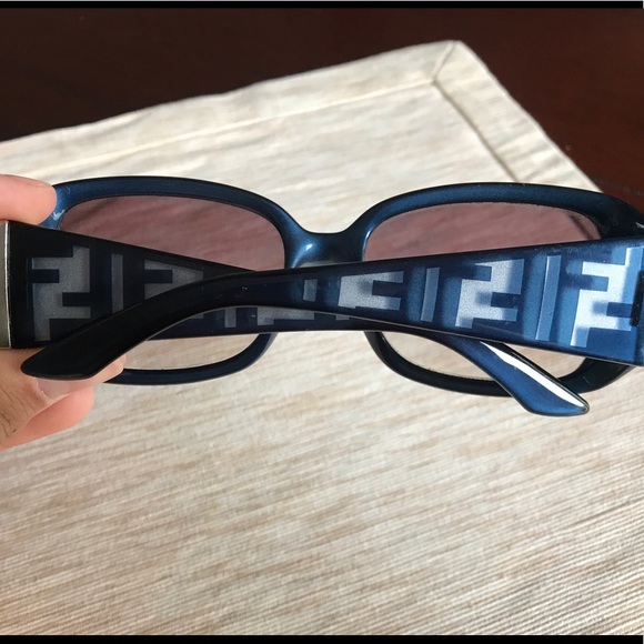 Fendi Women’s Prescription Sunglasses W/ Case - Picture 7 of 8